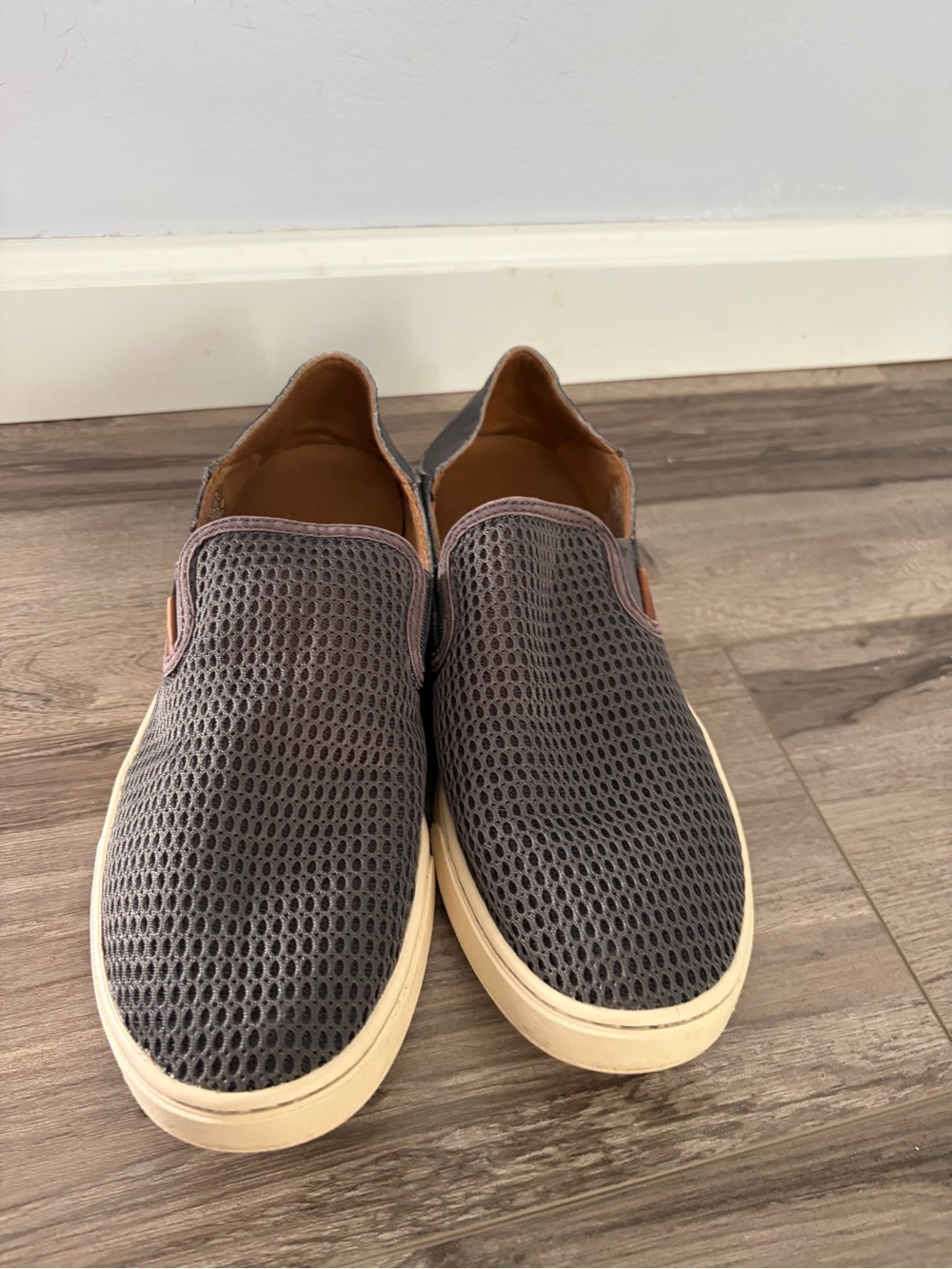 Olukai Women’s PEHUEA Slip-On Shoes In Grey Size 10 - Picture 2 of 6